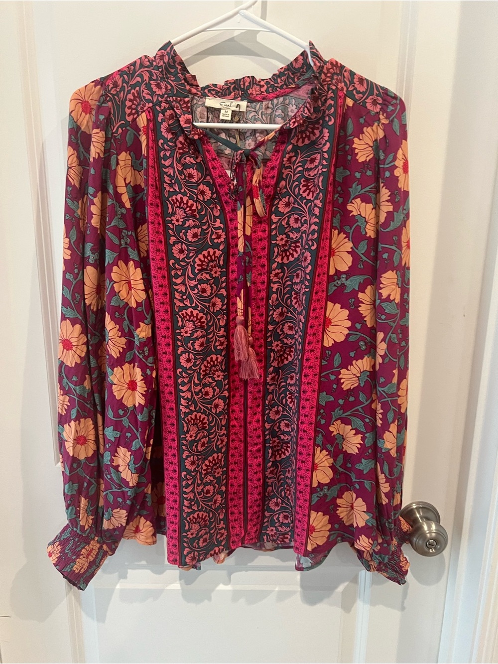 NWT Easel Floral Boho Blouse Size Medium